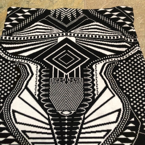 Printed sweater skirt and top set - Picture 8 of 12